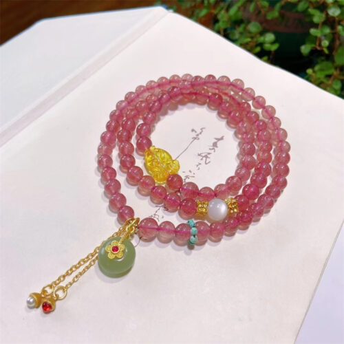 European and American trends: The mysterious magic of crystal necklaces