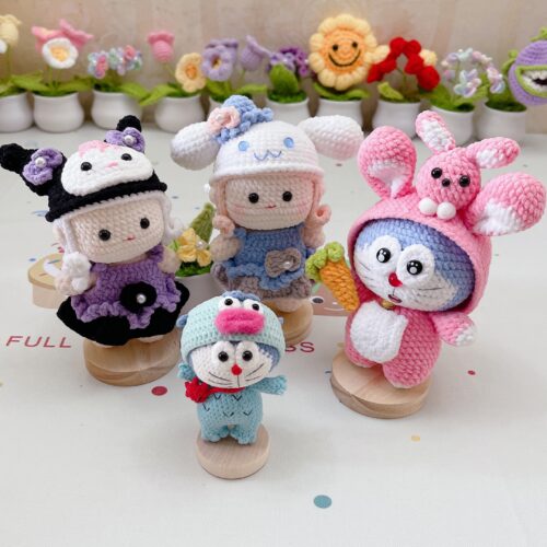 Beautiful Cute Dolls, such as Sanrio,Doraemon.