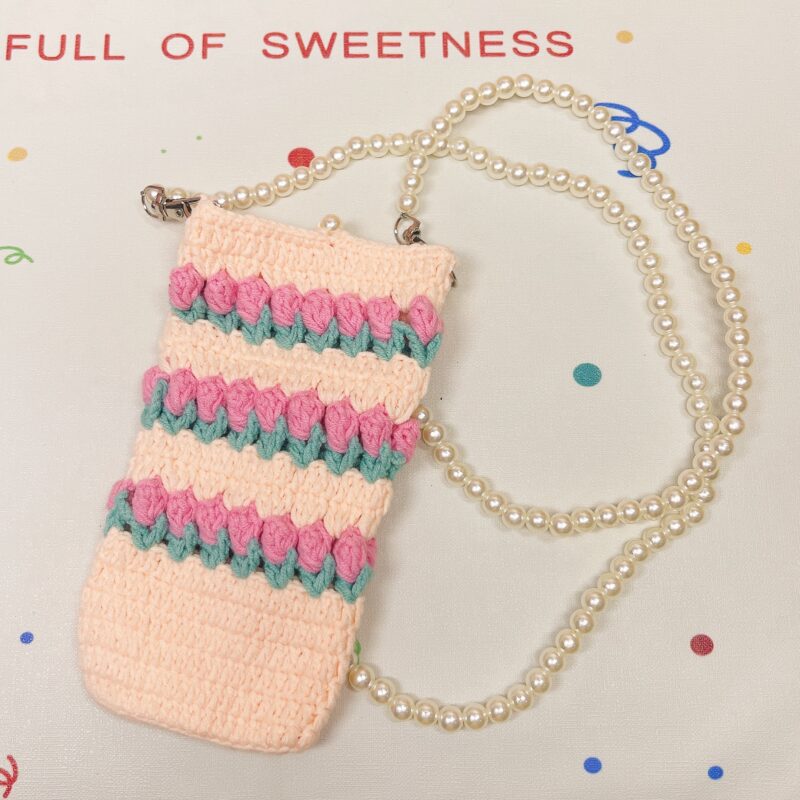 960454220e673d28e1a152f7b936274 Flower, cartoon pattern design crossbody cell phone bag