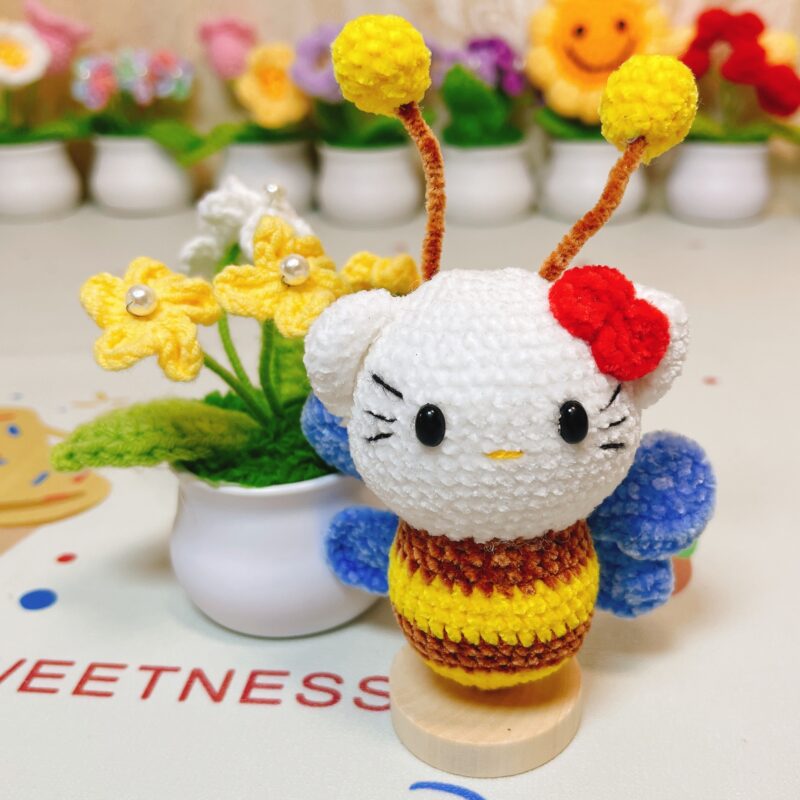 微信图片_20240807161236 Crochet hello Kitty,fishman, pachacco, rabbit and other cute cartoon characters !
